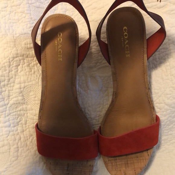 Coach size 8.5 orange & tan sandals - Picture 10 of 11